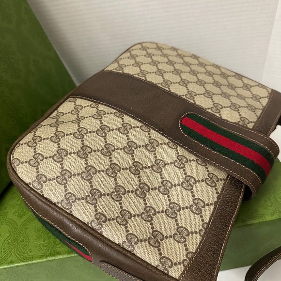 Authentic Gucci Supreme Sherry Line Leather Shoulder Bag. - Picture 6 of 17